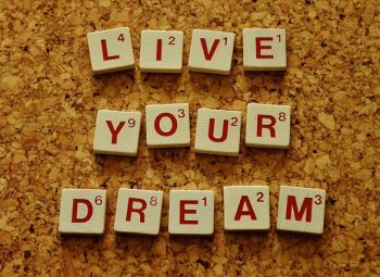 live-your-dream-gb2a832f28_640